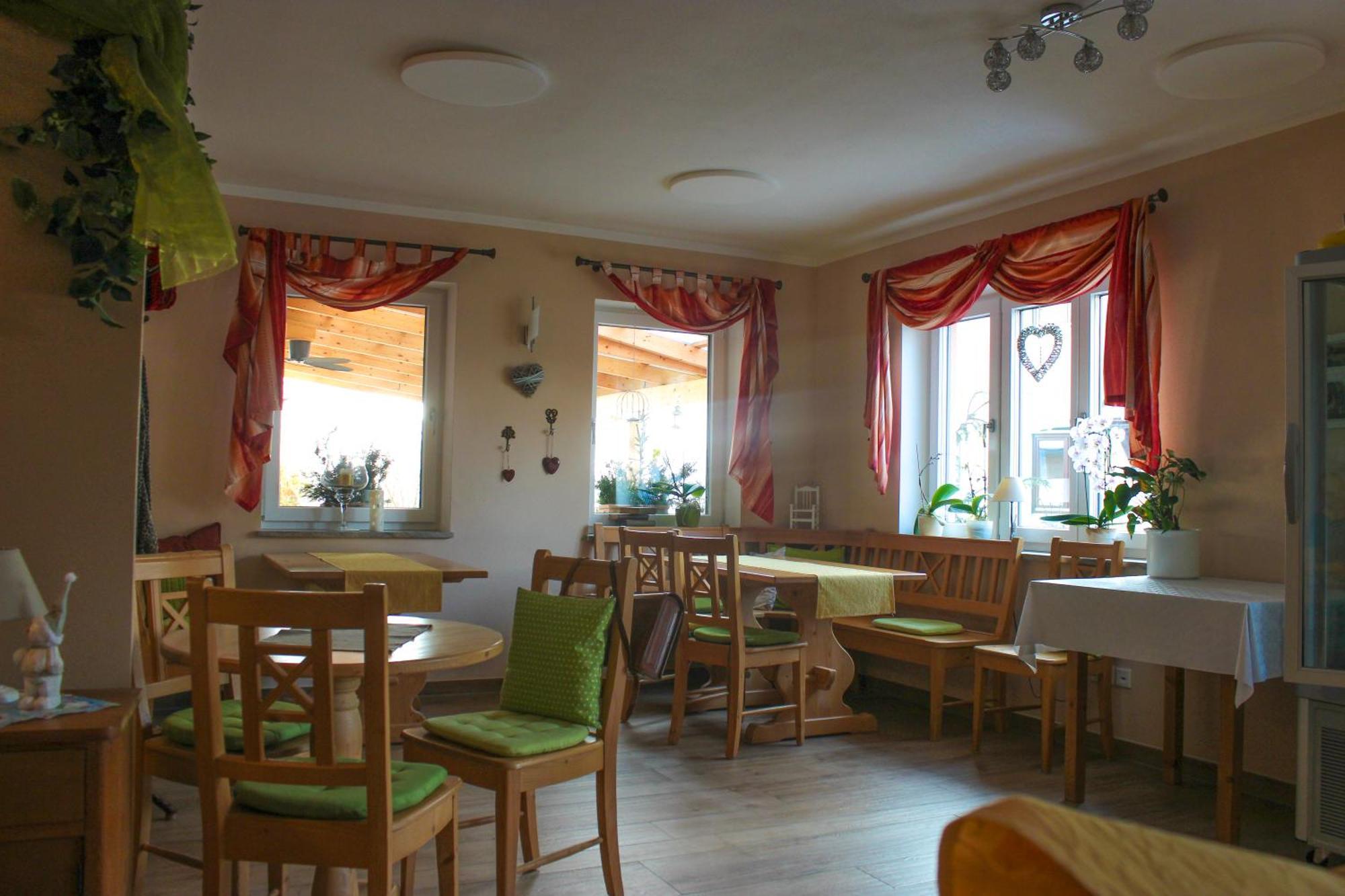 Wirtsberg Pension & Cafe エヒング エクステリア 写真